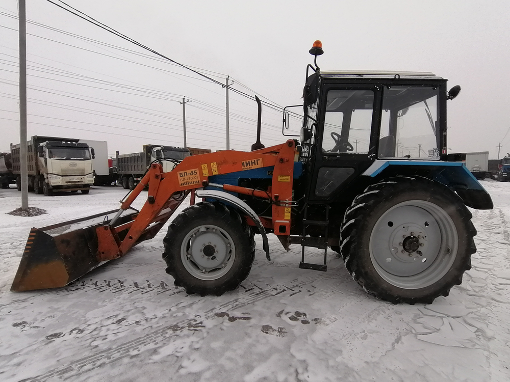 Блюминг БЛ-45 Экскаватор-погрузчик БЛ-45-БЛ-750-01 (Дизельный, 4,8 л, 81 л.с., МТ)