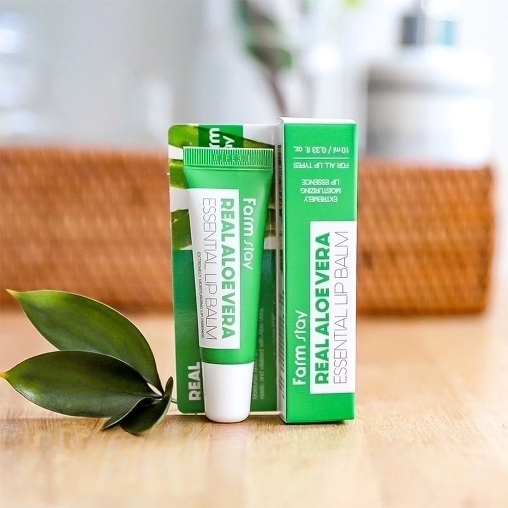 Бальзам увлажняющий для губ с алоэ FarmStay Real Aloe Vera Essential Lip Balm 10 мл.