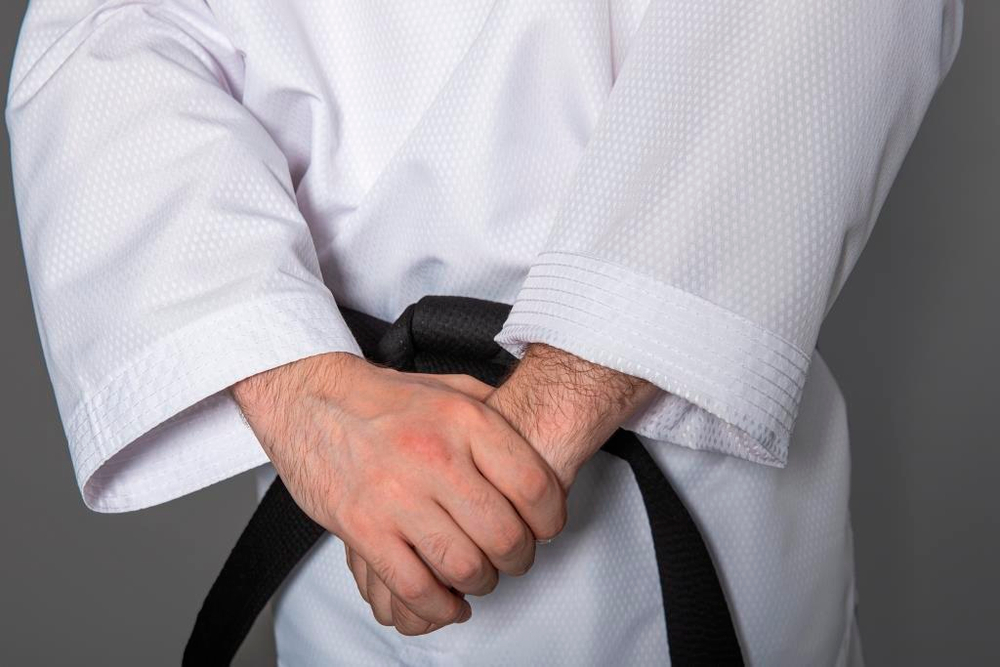 Добок WT Tusah EZ-Fit Lite Uniform Black V-neck Dan