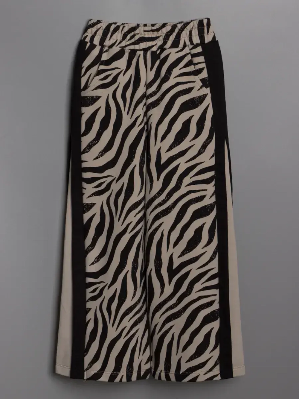 Костюм для девочки на осень