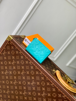 Louis Vuitton Lisa Wallet