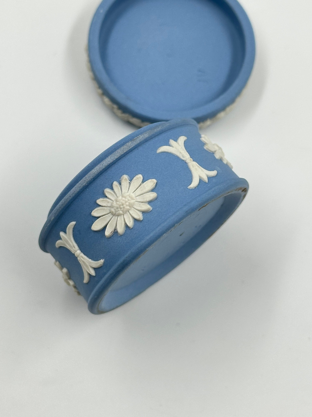 Миниатюрная шкатулка Wedgwood