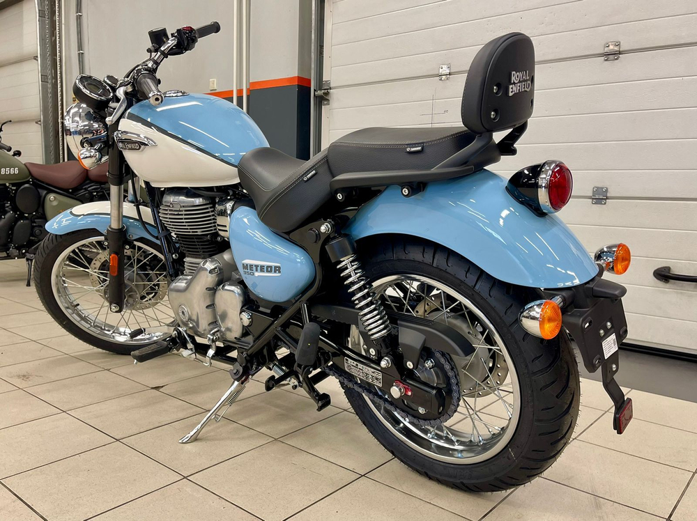Royal Enfield 350 Meteor (Aurora Blue)