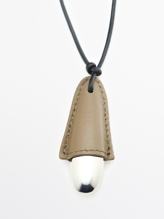 Massimo Dutti Кожаная подвеска, серебряный