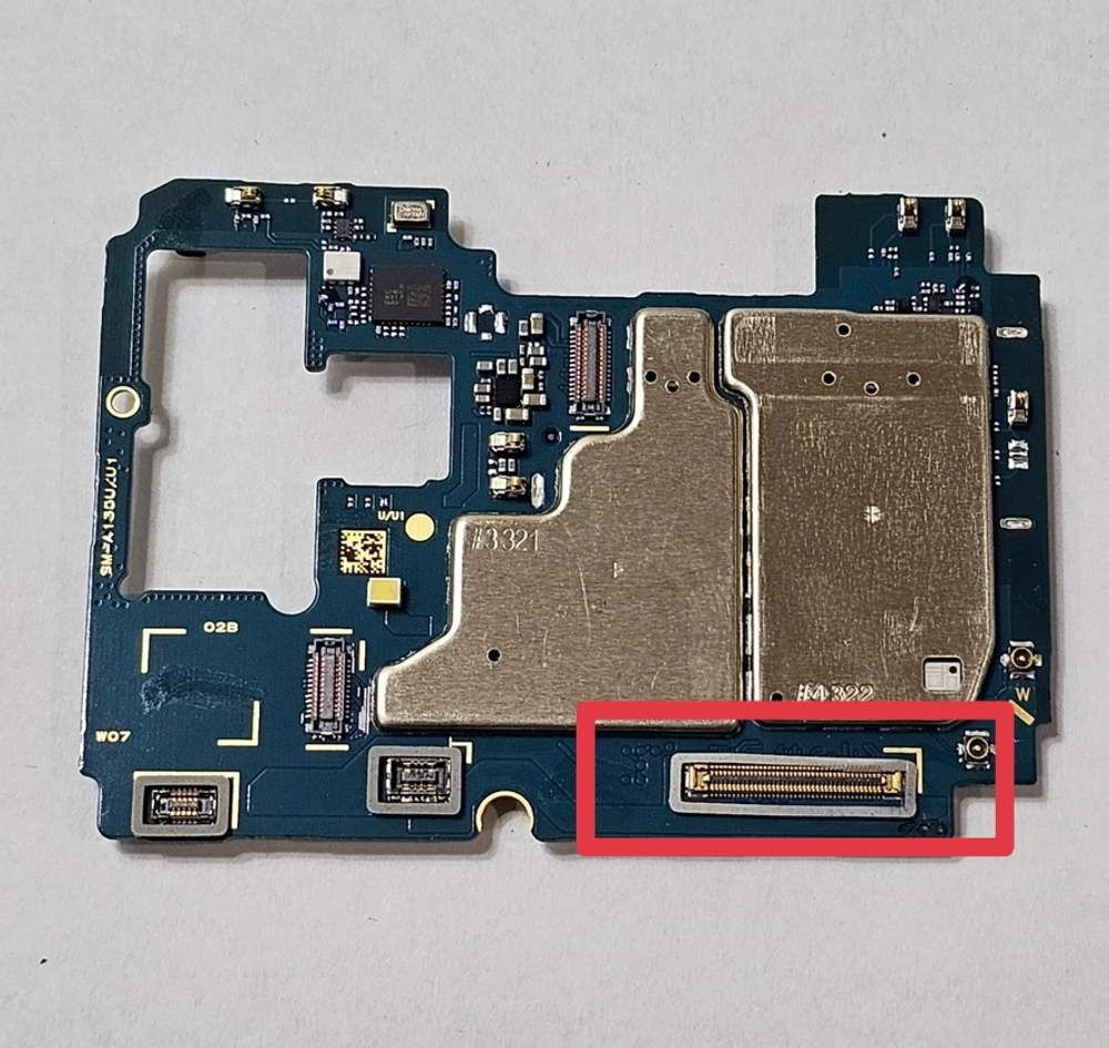 Samsung Galaxy A13 4G (SM-A135F)
/ (SM-A137F) - FPC коннектор дисплея (на плату)