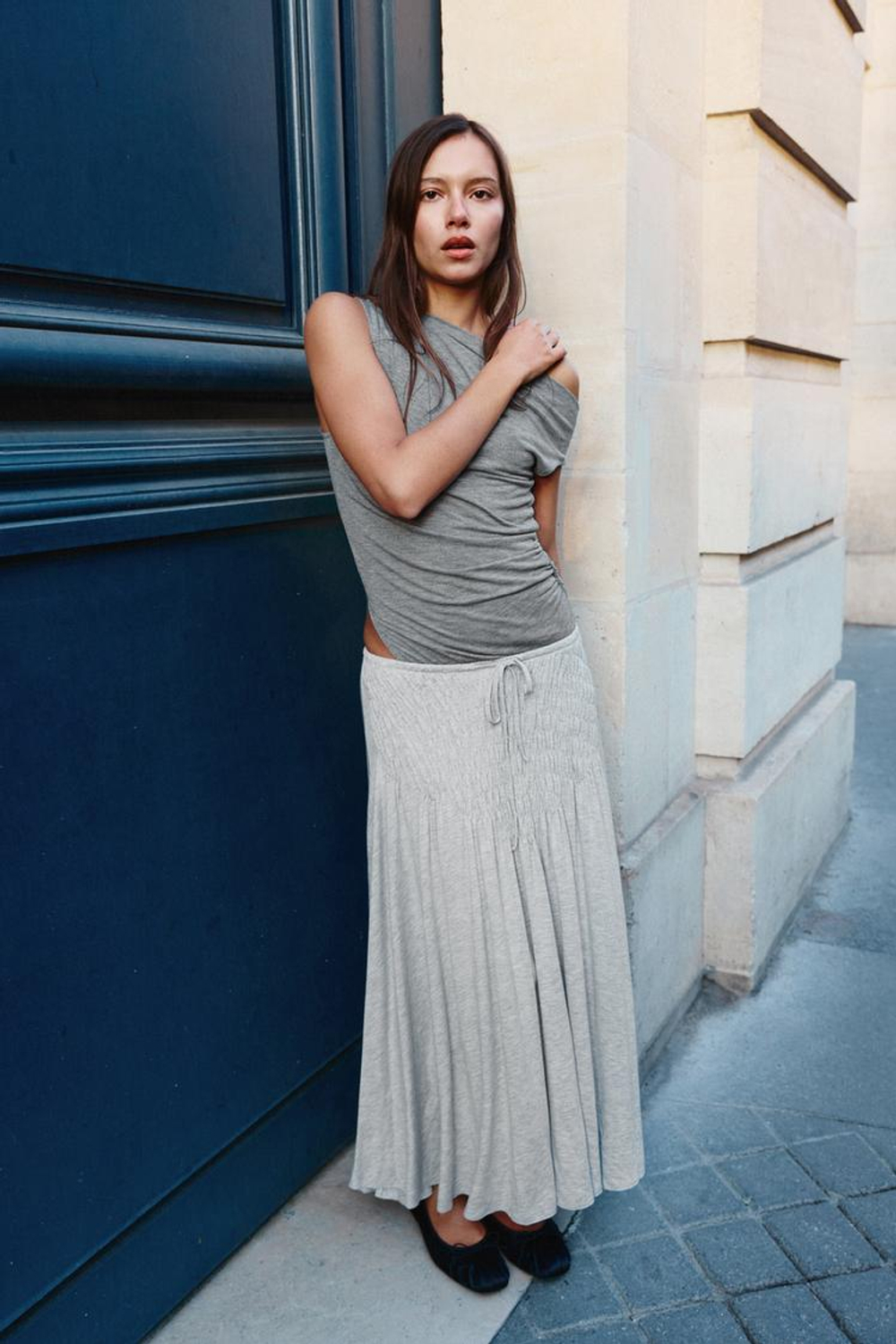 ZARA ЮБКА МИДИ СО СБОРКАМИ, СЕРЫЙ МЕЛАНЖ