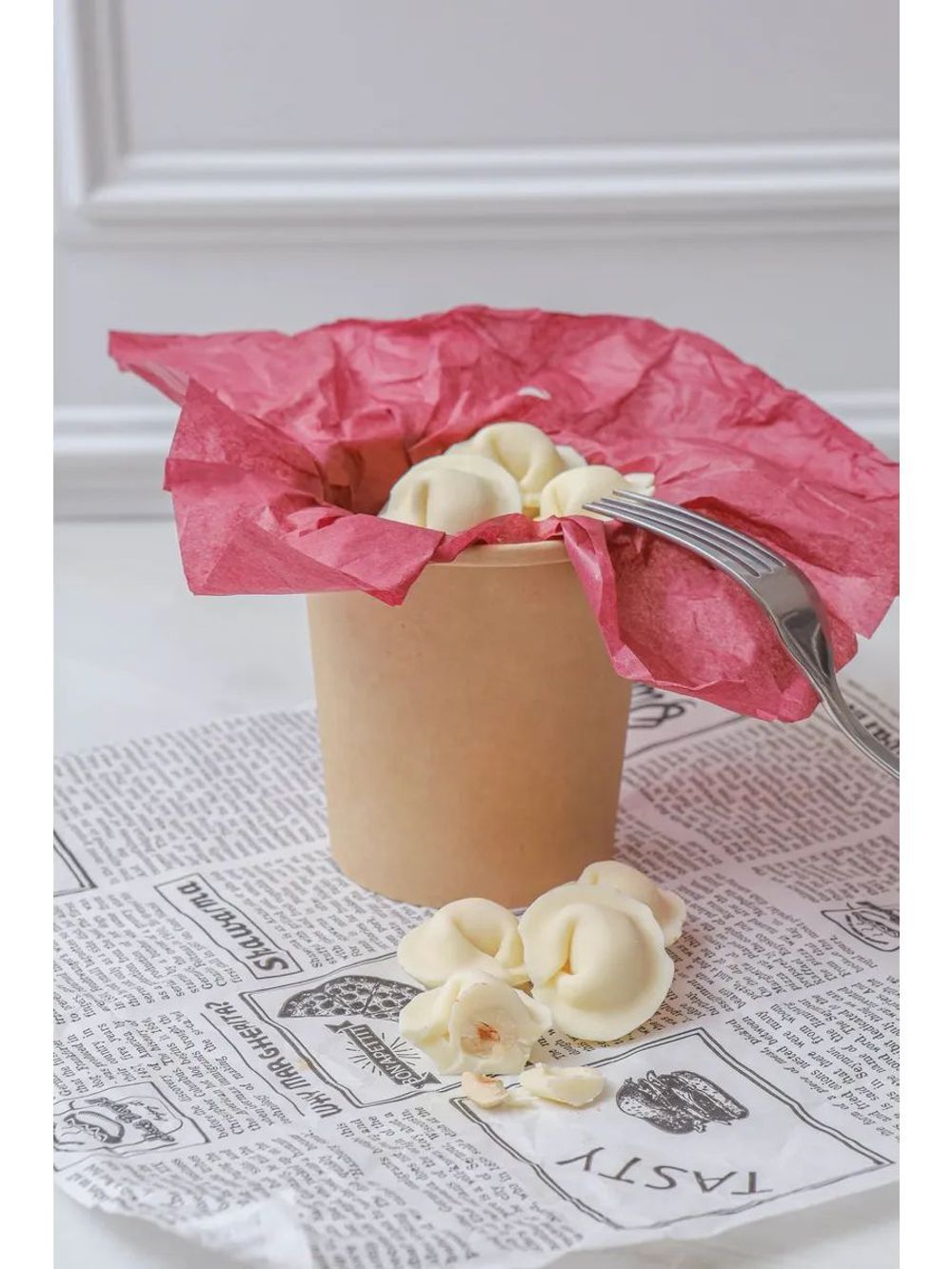 Шоколадные пельмени с фундуком внутри