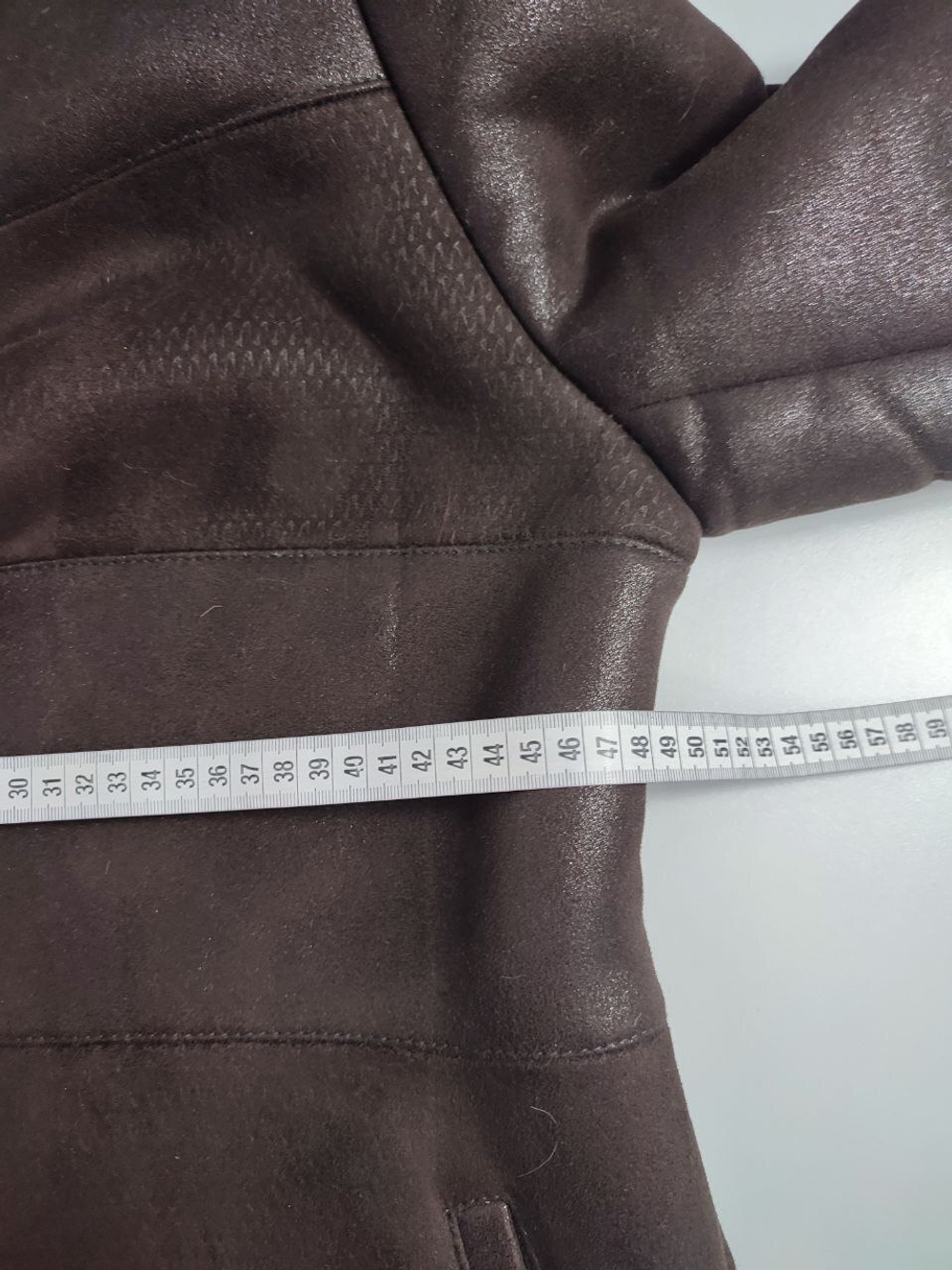 Дубленка зимняя с капюшоном 46-48 размер