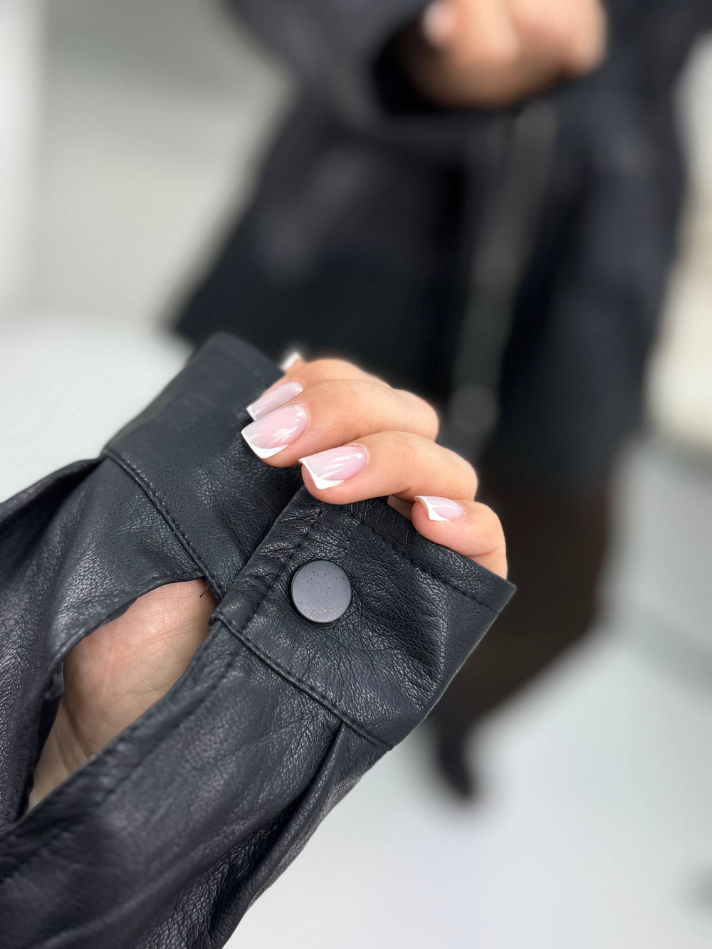 Куртка жен. 251000 чер.