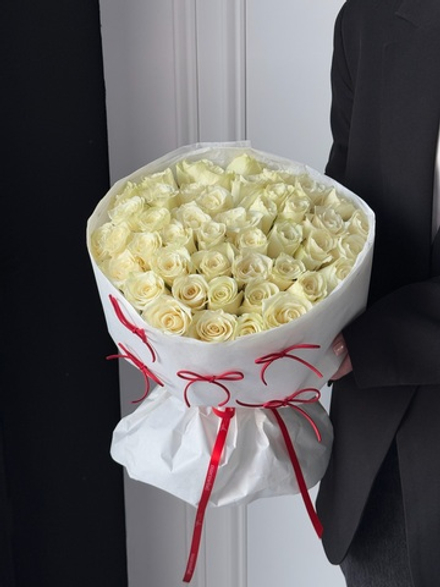 Моно букет из одноголовых роз 45 шт