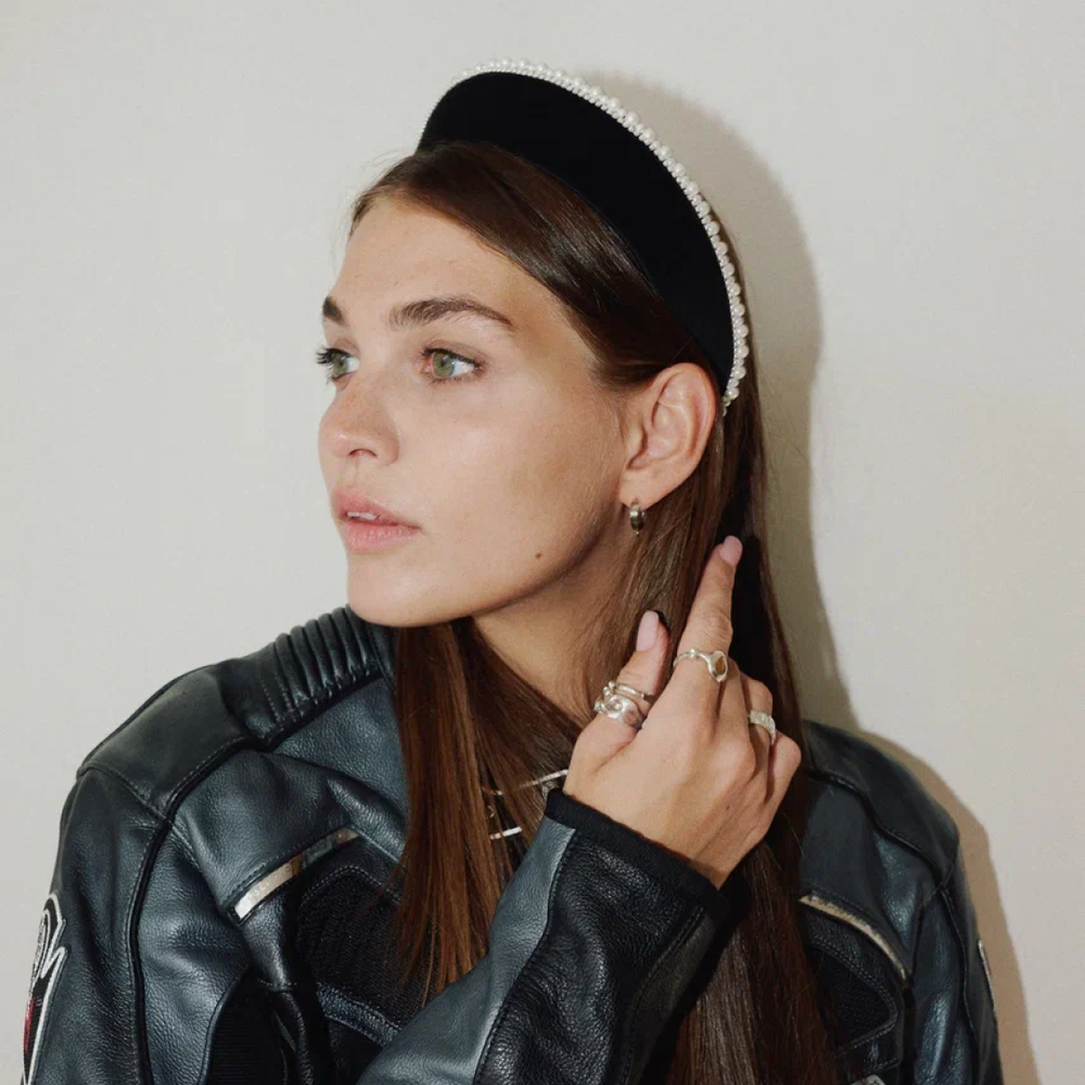 Черный кокошник с жемчугом