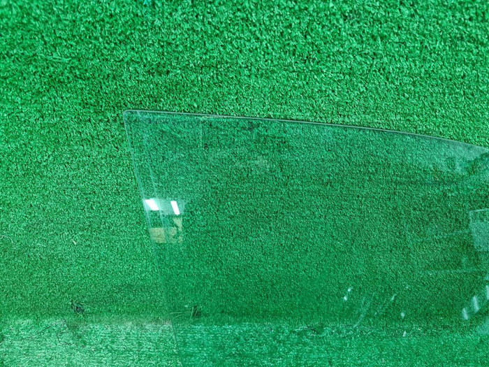 Стекло двери переднее правое Lexus RX 4 (15-22)