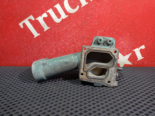 Патрубок системы охлаждения