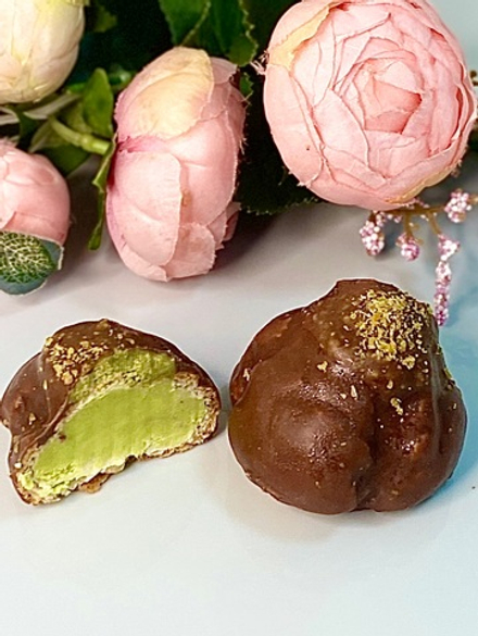 Пирожное профитроль Дубайский