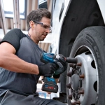 Аккумуляторный ударный гайковёрт GDS 18V-1000 BOSCH 06019J8300