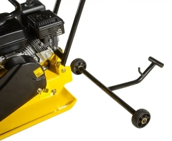Виброплита бензиновая VP-90W Huter - с баком для воды; двигатель 6,5 л.с.; площадка 540*430мм, 88 кг