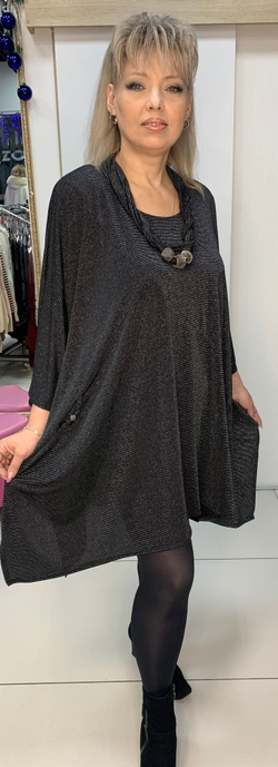 Нарядная вискозная туника с разрезами