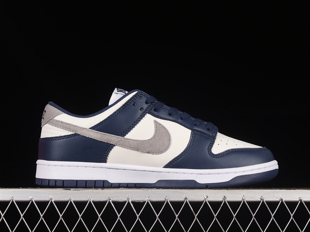 Nike dunk navy sales
