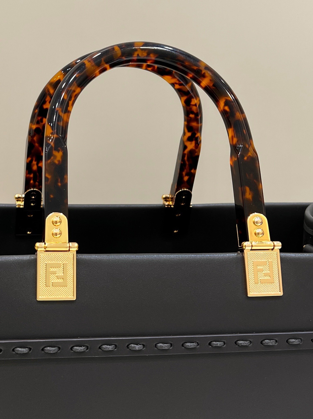 Fendi Sunshine Medium 35 cm