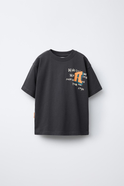 ZARA ФУТБОЛКА С ПРИНТОМ «ГРАФФИТИ», ТЕМНЫЙ АНТРАЦИТ