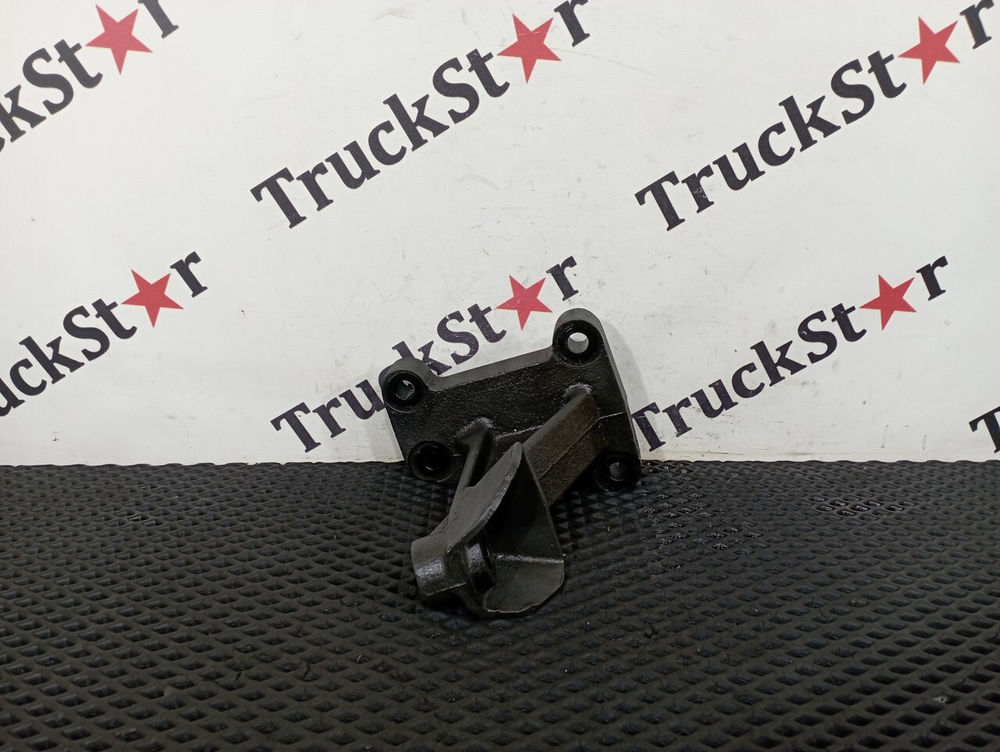 Кронштейн двигателя передний правый 2023г