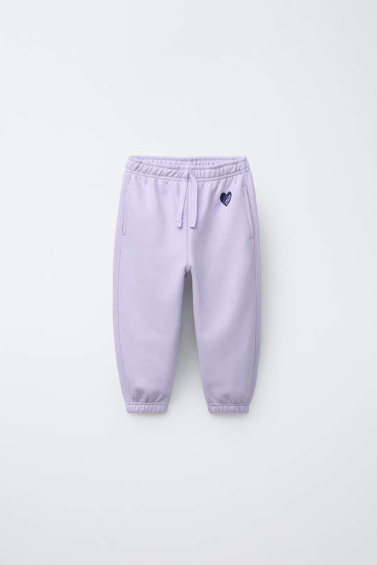ZARA БАЗОВЫЕ БРЮКИ-ДЖОГГЕРЫ С СЕРДЕЧКОМ, ЛАВАНДОВЫЙ