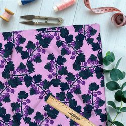 Ткань оксфорд 210 затемнённая смородина на розовом фоне