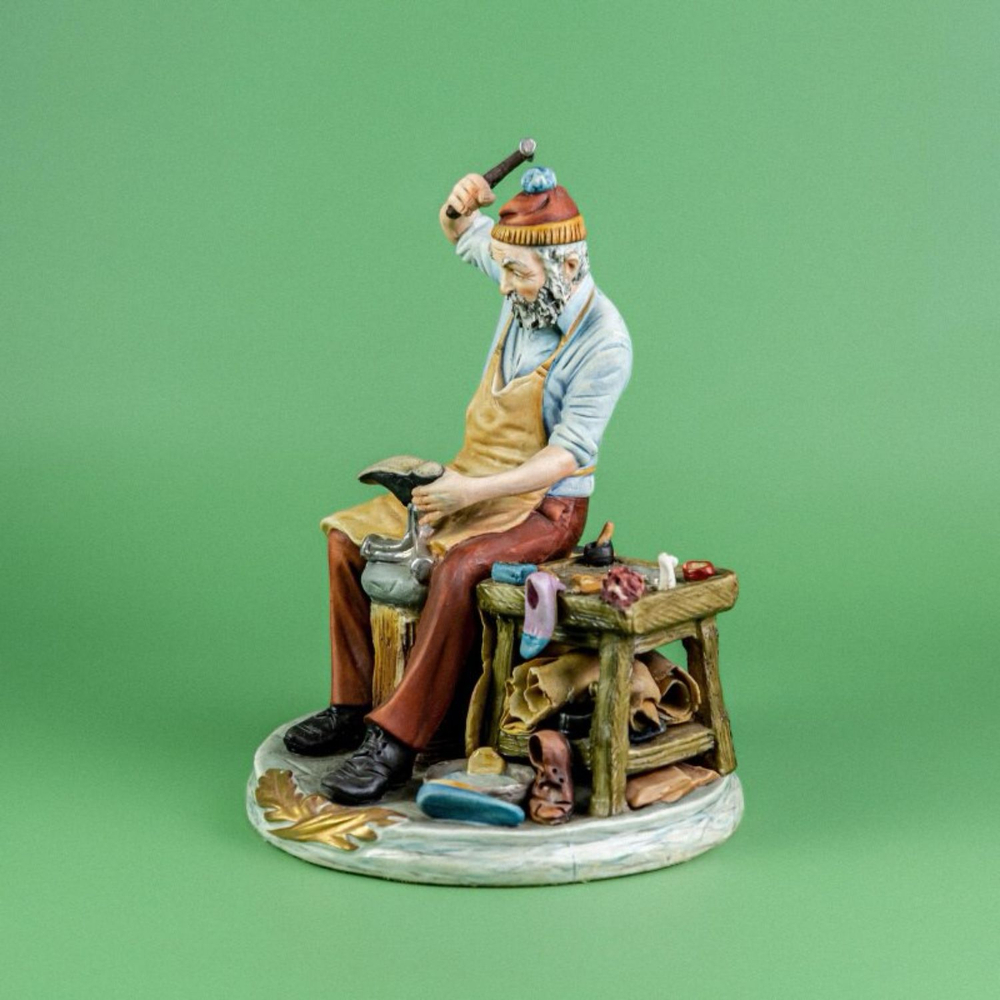 Фарфоровая мануфактура Capodimonte. «Сапожник»
