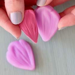 Молды силиконовые для лепки цветов. Набор из 2х штук: серединка цветка и лепесток космеи(цинии) / Форма для лепки из полимерной глины, воска, мыла, самозатвердевающих масс