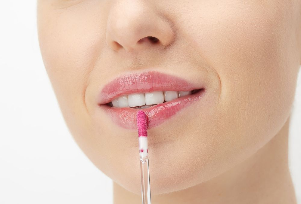 Ухаживающий блеск для губ SHIK Lip Gloss Care - 06 Blackberry Intense