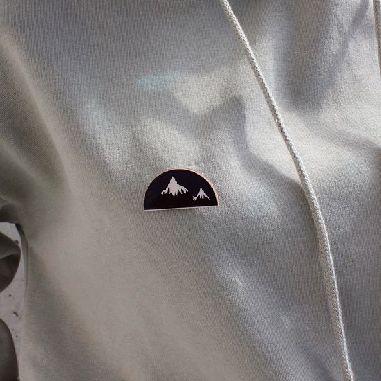 Значок деревянный (брошь)  Hills. Fire Pin