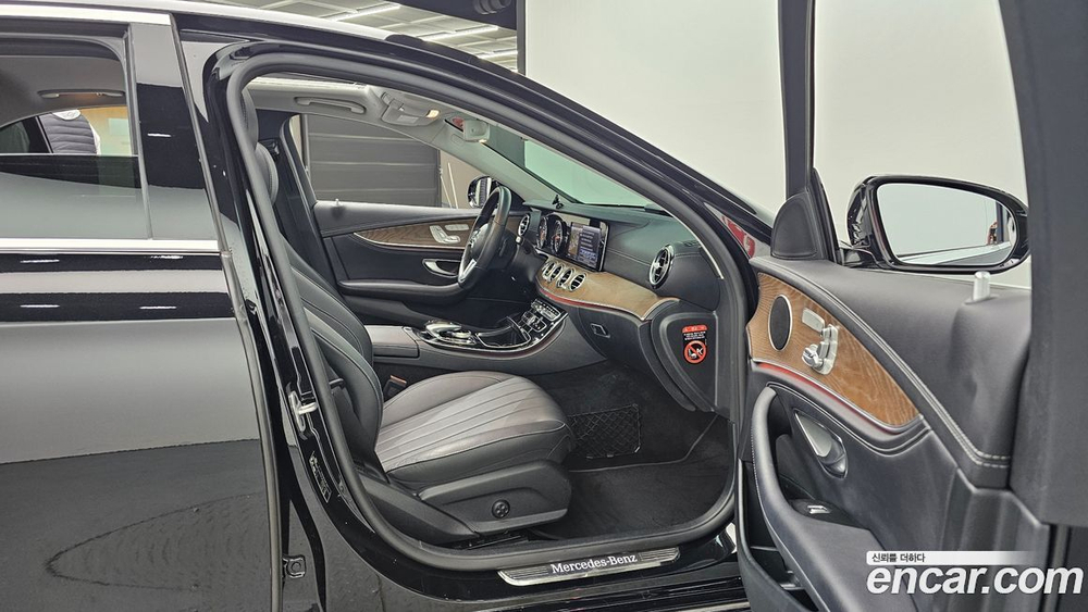 Mercedes-Benz E-Class W213 E220d 4MATIC Exclusive (10.2019)