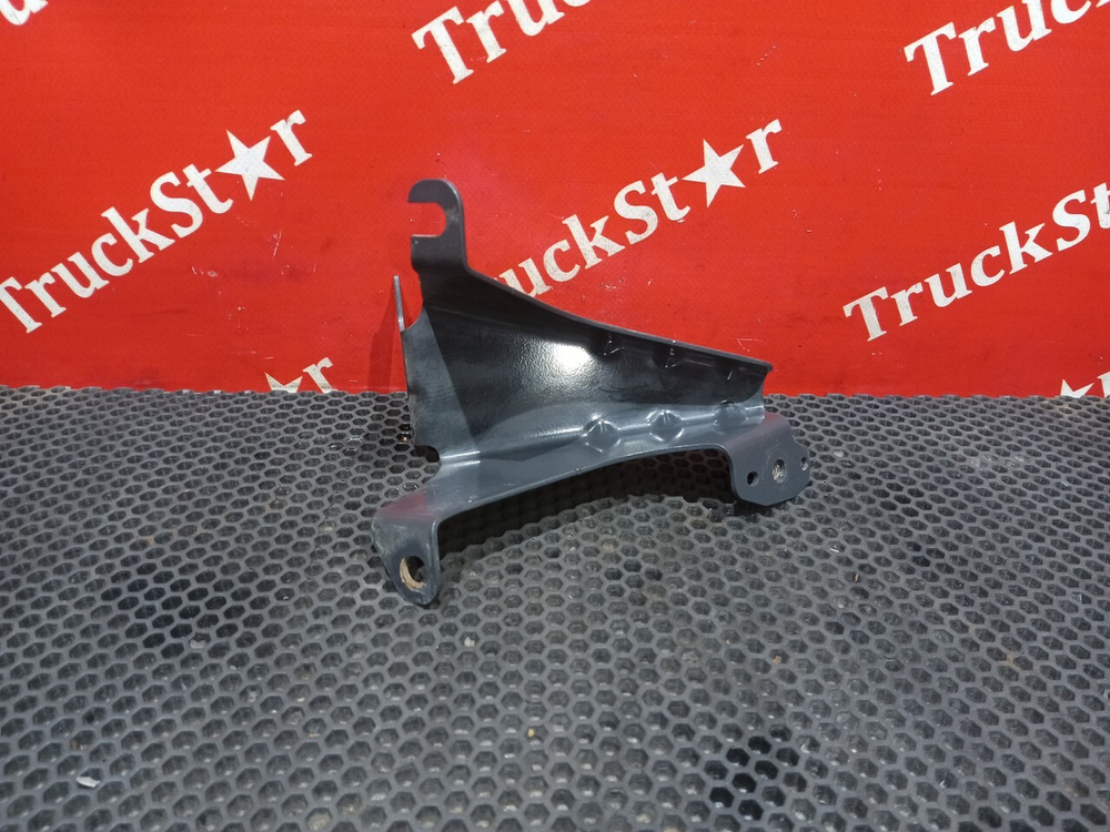 Кронштейн угла бампера левый 2021г.