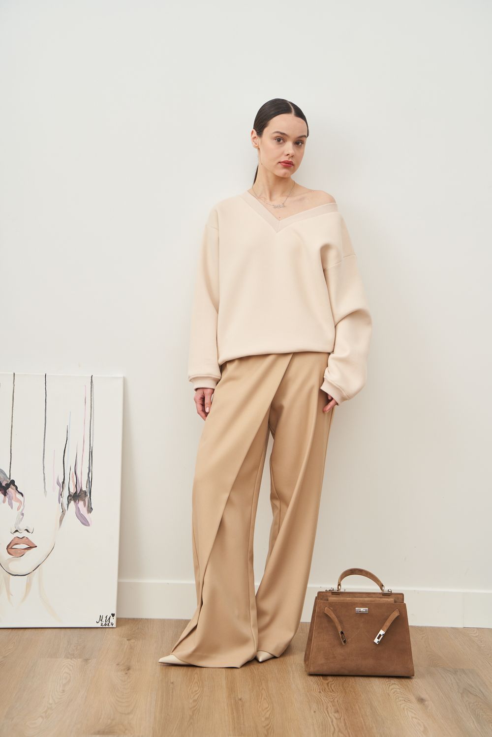 СВИТШОТ С V-ВЫРЕЗОМ КРЕМ-БРЮЛЕ