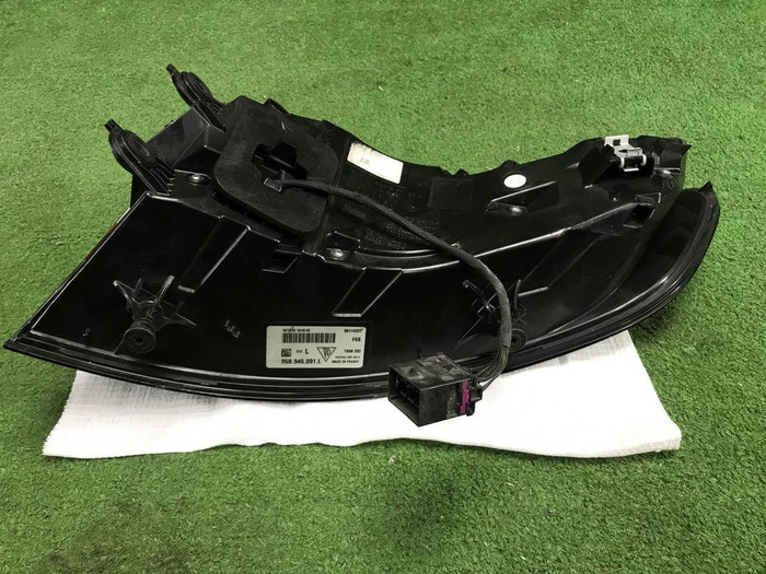 Фонарь левый внешний Porsche Macan 95b (2018-н.в.)