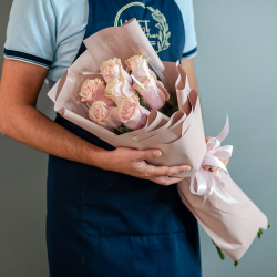 Букет из нежных розовых роз Эквадор