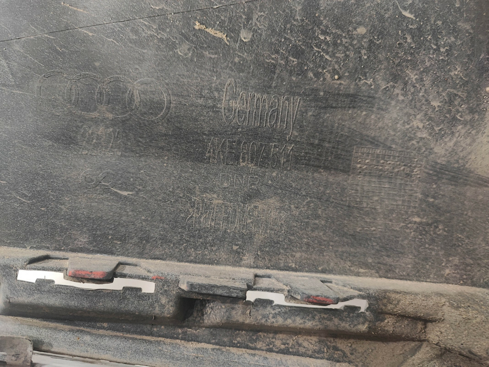 Бампер задний Audi E-Tron 18-22 Б/У Оригинал 4KE807067GRU