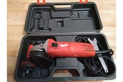 Угловая шлифмашина (УШМ) Milwaukee AGV 10-125 EK 4933451222