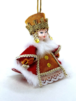 Кукла-подвеска Боярыня в зимнем одеянии