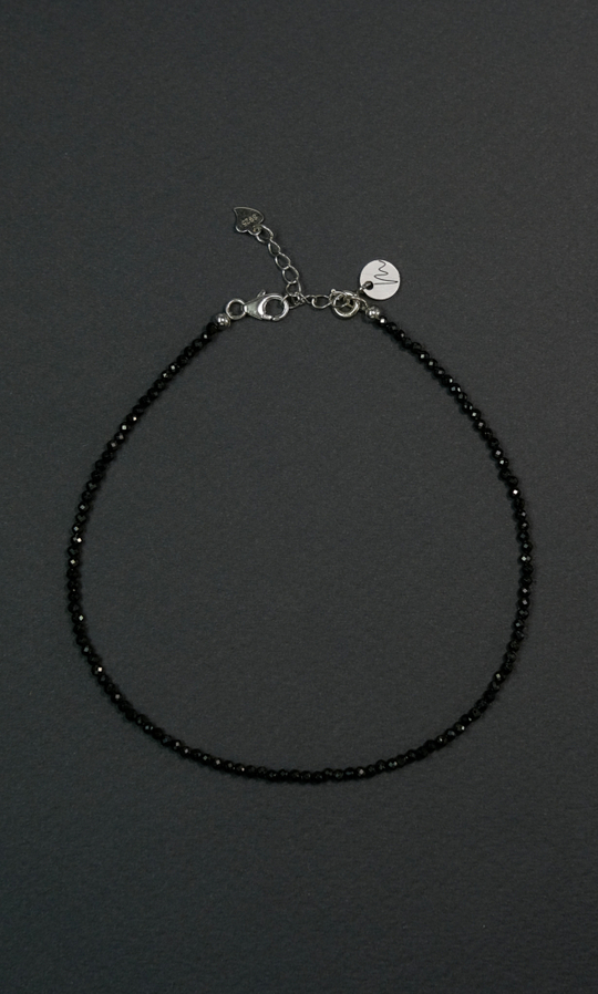 Браслет "Memo about Target" из черной шпинели, на замочке серебро 925