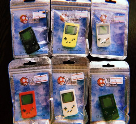 Значок Геймбой ручной работы