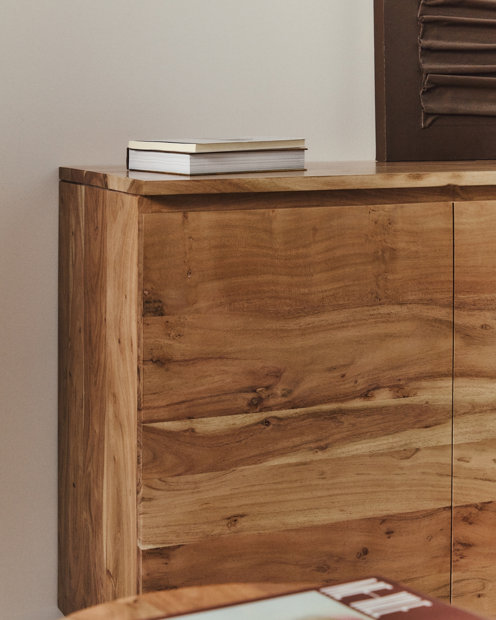 Сервант Uxue из массива акации с беленой отделкой 150 x 88