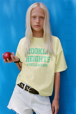 ZARA ФУТБОЛКА С ТЕКСТОВЫМ ПРИНТОМ, ЛАЙМОВЫЙ