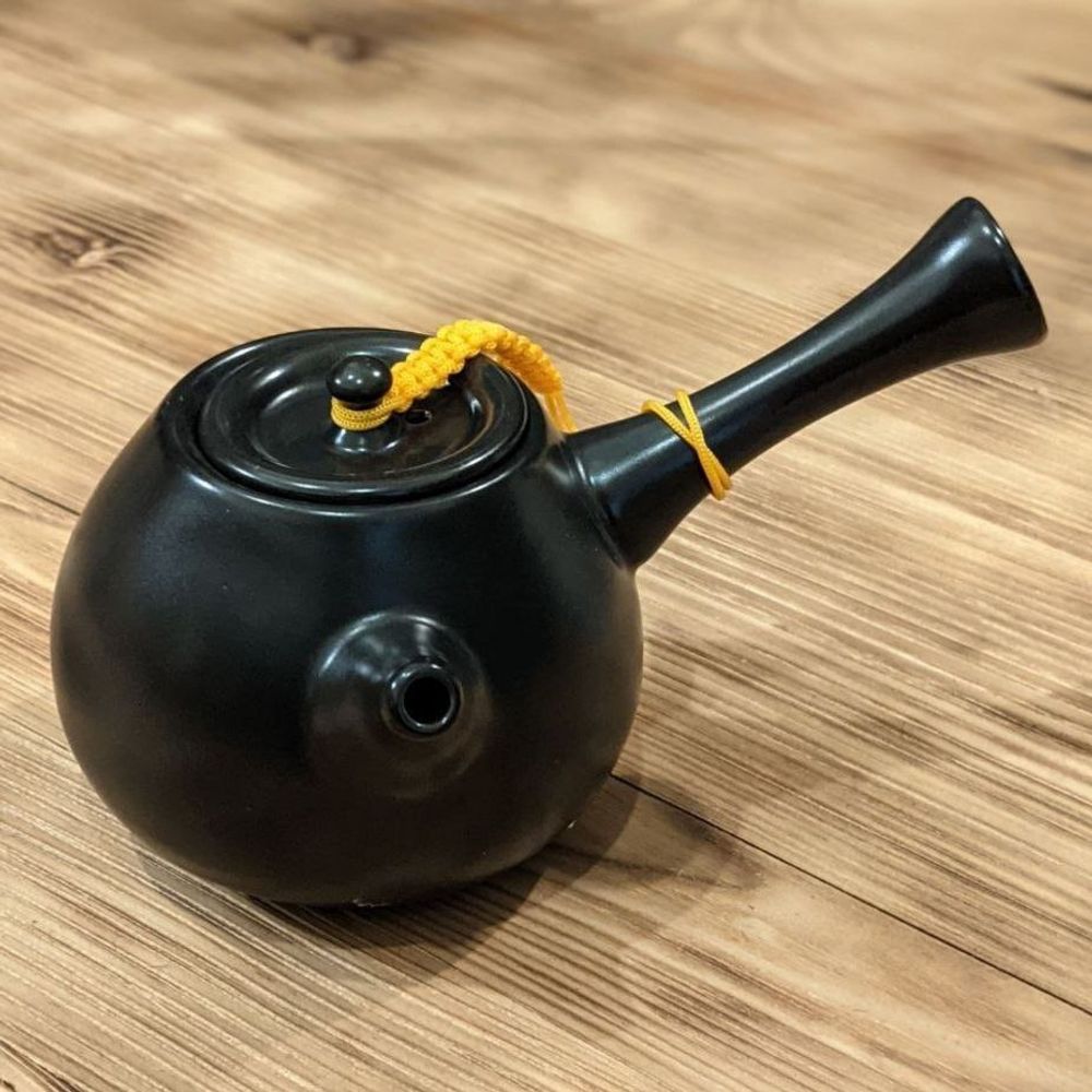 Чайник с боковой ручной, черный