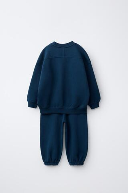 ZARA КОМПЛЕКТ ИЗ ТОЛСТОВКИ И БРЮК WIDE LEG С НАШИВКОЙ, СИНИЙ