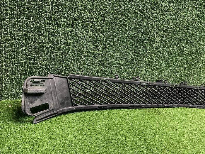 Решетка переднего бампера Mercedes E W213 (20-23)