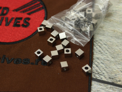 Темлячная бусина - концевая,  "Куб", белый метал