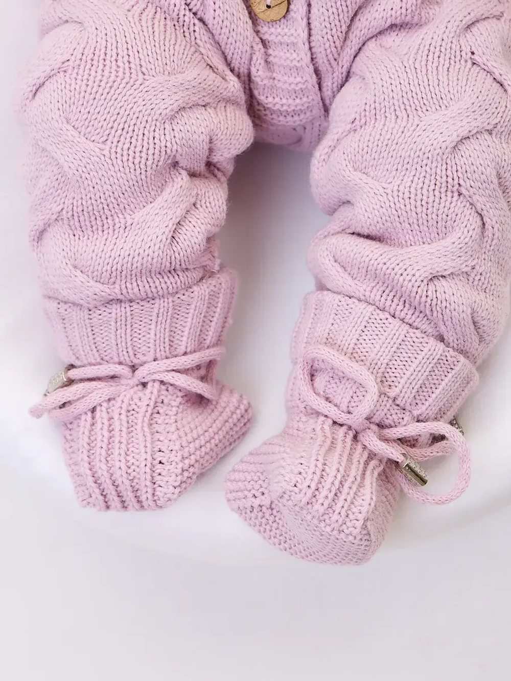 Комплект вязаный новорожденному: комбинезон+шапка+пинетки