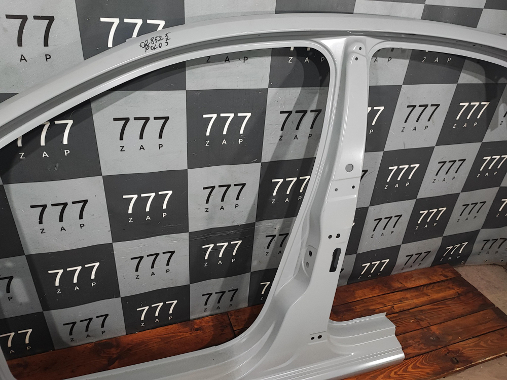 Боковина левая VW Polo 5 sedan 10-20 Новая Оригинал 6RU809605C