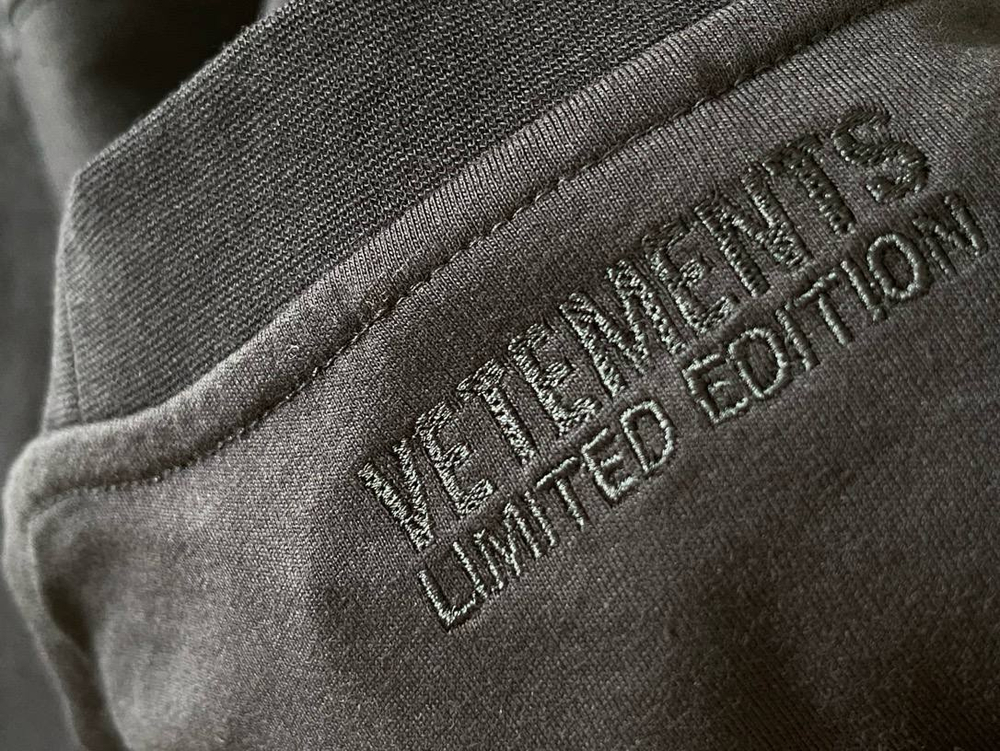 Футболка Vetements